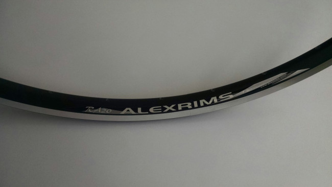Обод Alex Rims RA20 CSW FV 32H 700C, черный (AR100187) Обод Alex Rims RA20 CSW FV 32H 700C, черный (AR100187)