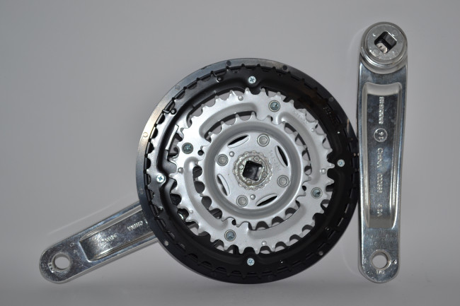 Шатун SR Suntour CW14 XCC T208 ABIBG 175MM 48/38/28T, сріблястий (SS100055) Шатун SR Suntour CW14 XCC T208 ABIBG 175MM 48/38/28T, сріблястий (SS100055)