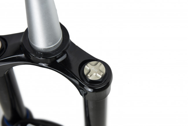 Вилка SR Suntour SF17 Aion DS LO R CTS 15QLC32 160 27.5", черный (1200140) Вилка SR Suntour SF17 Aion DS LO R CTS 15QLC32 160 27.5", черный (1200140)