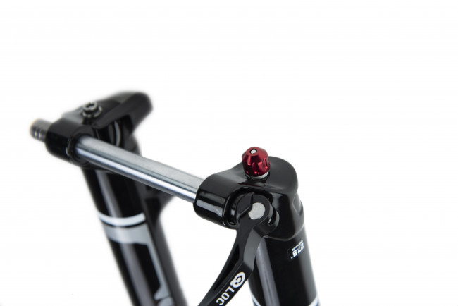 Вилка SR Suntour SF17 Aion DS LO R CTS 15QLC32 160 27.5", черный (1200140) Вилка SR Suntour SF17 Aion DS LO R CTS 15QLC32 160 27.5", черный (1200140)