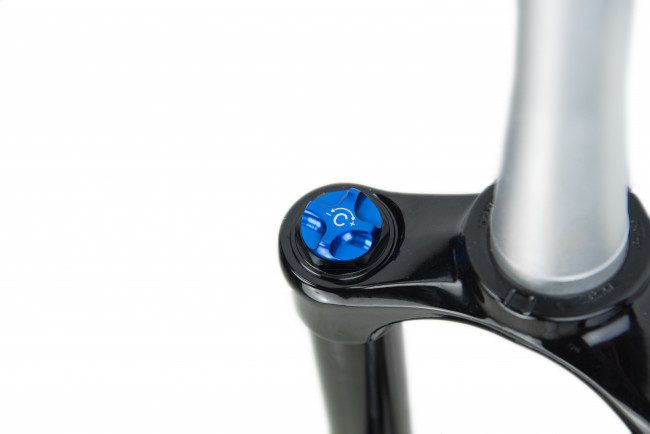Вилка SR Suntour SF17 Aion DS RC CTS 15QLC32 160 27.5", черный (1200141) Вилка SR Suntour SF17 Aion DS RC CTS 15QLC32 160 27.5", черный (1200141)