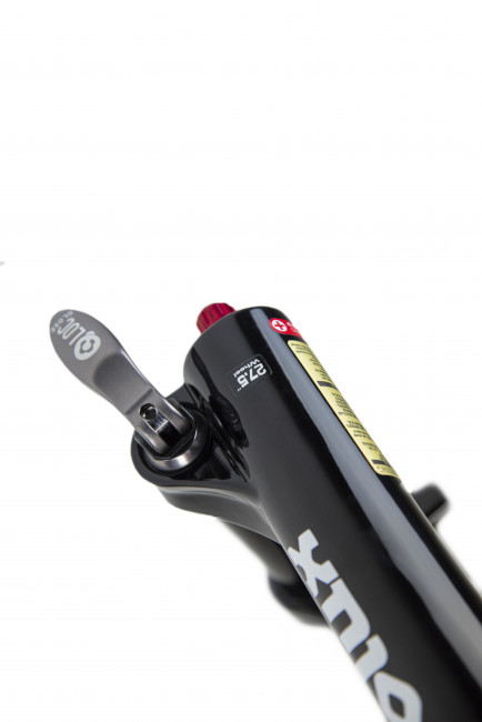 Вилка SR Suntour SF16 Durolux RC 20QLC 180 27.5", черный (1200119) Вилка SR Suntour SF16 Durolux RC 20QLC 180 27.5", черный (1200119)