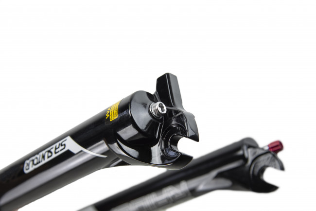 Вилка SR Suntour SF16 Raidon XC DS RL R 100 26", черный (1200130) Вилка SR Suntour SF16 Raidon XC DS RL R 100 26", черный (1200130)