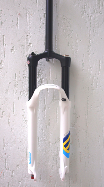 Вилка SR Suntour SF18 Epixon DS 9 RL R 120 27.5", белый (1200162) Вилка SR Suntour SF18 Epixon DS 9 RL R 120 27.5", белый (1200162)
